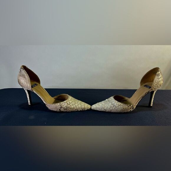 Stuart Weitzman - Reptile Leather - heels - Picture 3 of 7